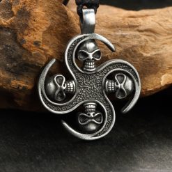 Амулет "TOTEM" 09 Сатурническая свастика