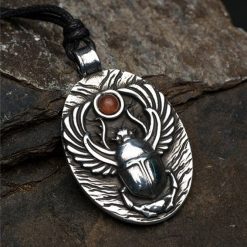 Амулет "Скарабей" с камнем сердолик, 30х47мм, металлический