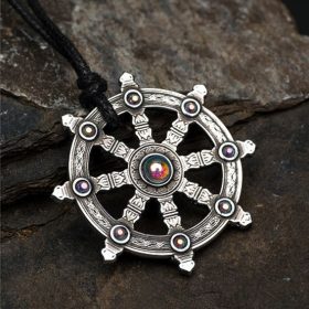 Амулет "Колесо Сансары" с камнем фианит, 35х35мм, металлический