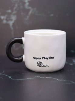 Кружка «Playful cat on the back», black (380 ml)