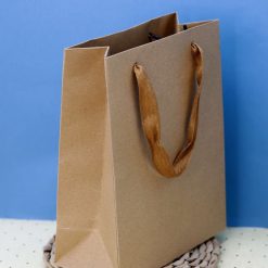 Пакет подарочный крафтовый (М) "Крафт", вертикальный (25*33*12) 7 nana.by Пакет подарочный крафтовый (М) "Крафт", вертикальный (25*33*12) — изображение 3