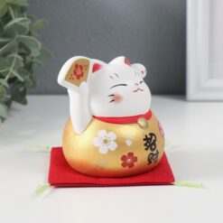 Фигурка керамика «Кот Манэки-нэко с веером», золотой, 8х8х8.5 см — изображение 2